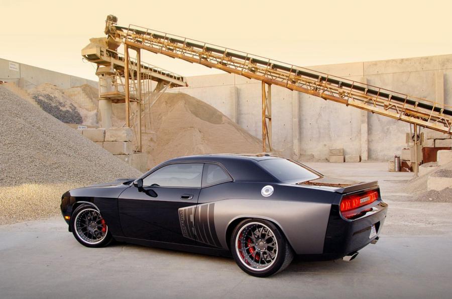  Dodge Challenger Widebody Classic Design Concepts 2009 года  (фото 7 из 34)